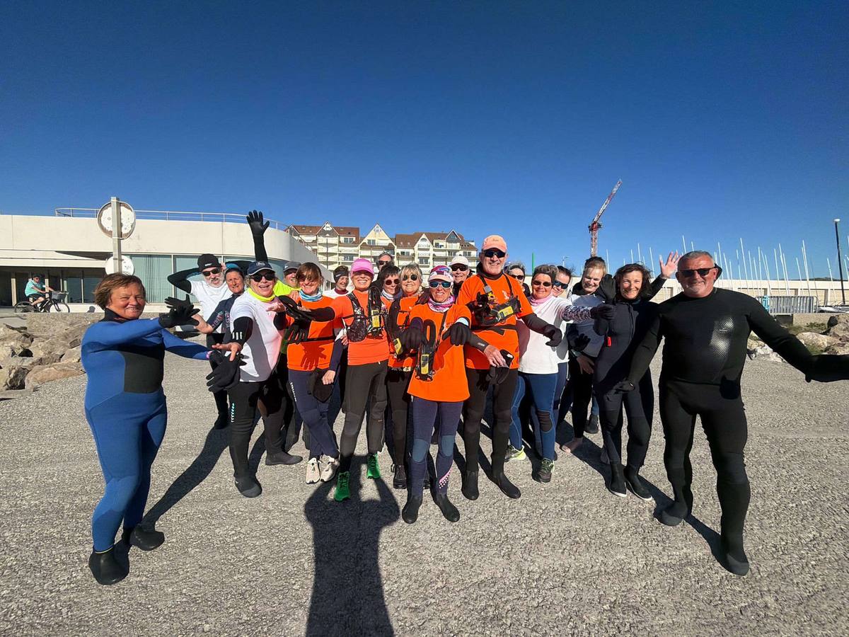 Groupe MCM et KMCO réunis devant le club nautique